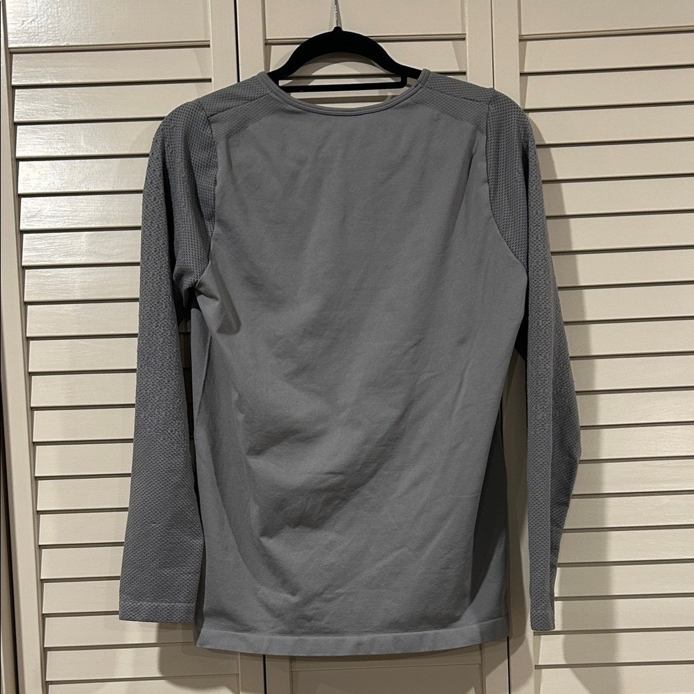 Fabletics Women's Gray Performance Long Sleeve Size L - Picture 5 of 5